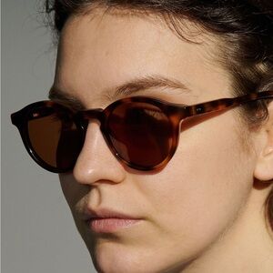Sun Buddies Zinedine Tortoise Shell Sunglasses with case